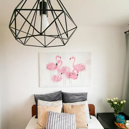 Piotrapartments - Daleka Cozy Train&airport 公寓 *