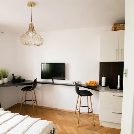 Piotrapartments - Daleka Cozy Train&airport *