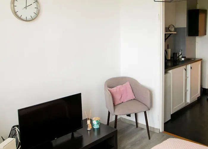 Piotrapartments - Daleka Cozy Train&airport *