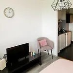 Piotrapartments - Central Warsaw Daleka - Walk To Central Station *