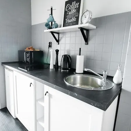 Piotrapartments - Daleka Cozy Train&airport Apartment