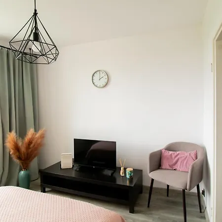 Apartman Piotrapartments - Daleka Cozy Train&airport Varsó