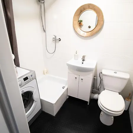 Piotrapartments - Daleka Cozy Train&airport Varsó