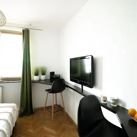 Piotrapartments - Daleka Cozy Train&airport