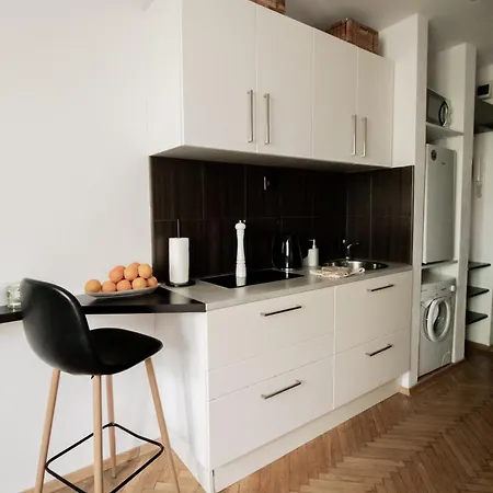 Piotrapartments - Daleka Cozy Train&airport Warsaw