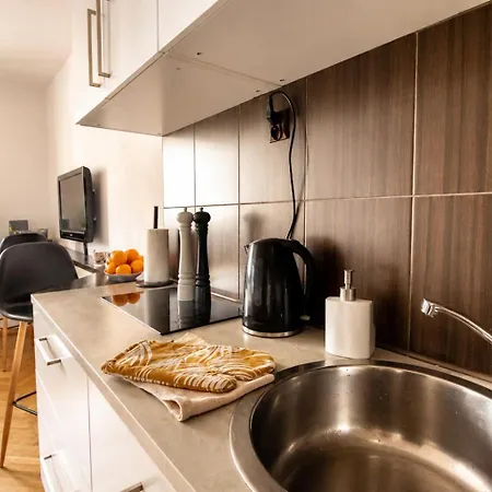 Piotrapartments - Daleka - Walk To Station Apartment Warsaw