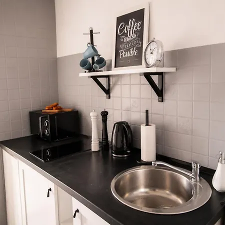 Piotrapartments - Daleka - Walk To Station Apartment *
