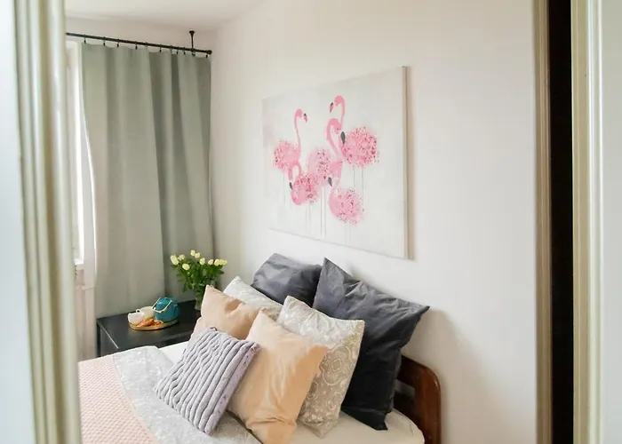 Piotrapartments - Daleka Cozy Train&airport Apartment