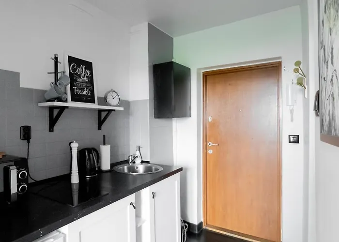 Piotrapartments - Daleka Cozy Train&airport Apartment Warsaw